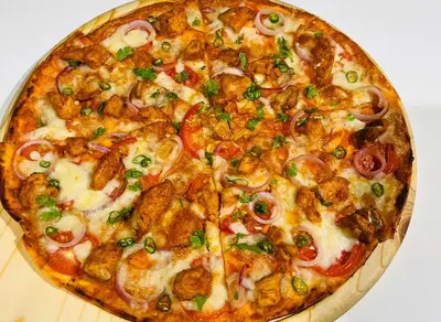 BUTTER CHICKEN PIZZA (SMALL)
